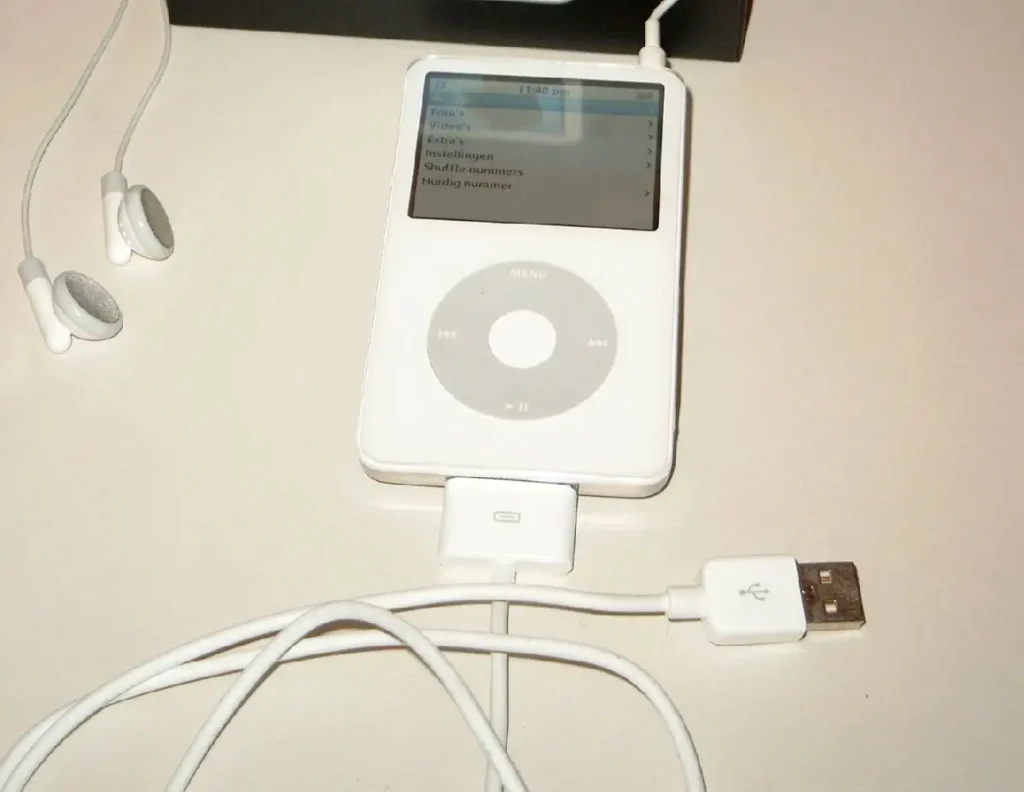 The iPod: The Device That Put 1,000 Songs in Your Pocket and Changed the World 2 Photo of iPod classic, 30 GB white