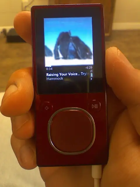 Microsoft Zune: The iPod Killer That Wasn’t 2 Photo of a 4-gigabyte Microsoft Zune.