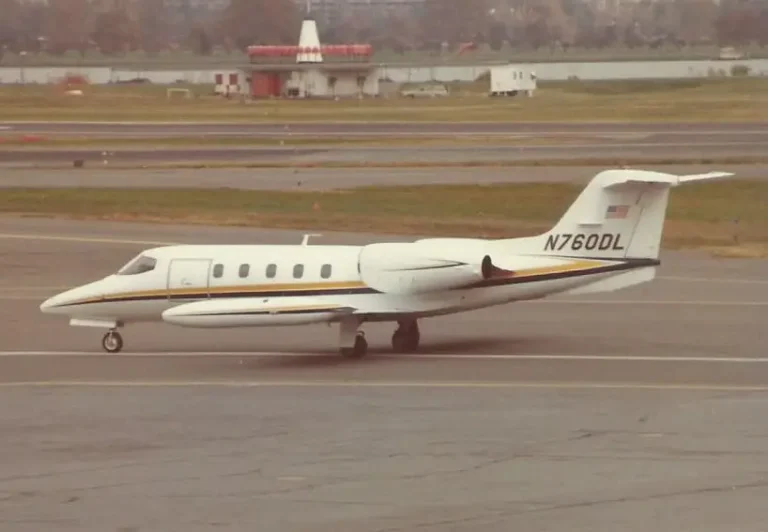WASHINGTON NATIONAL NOV 1983 LEARJET 35 N760DL